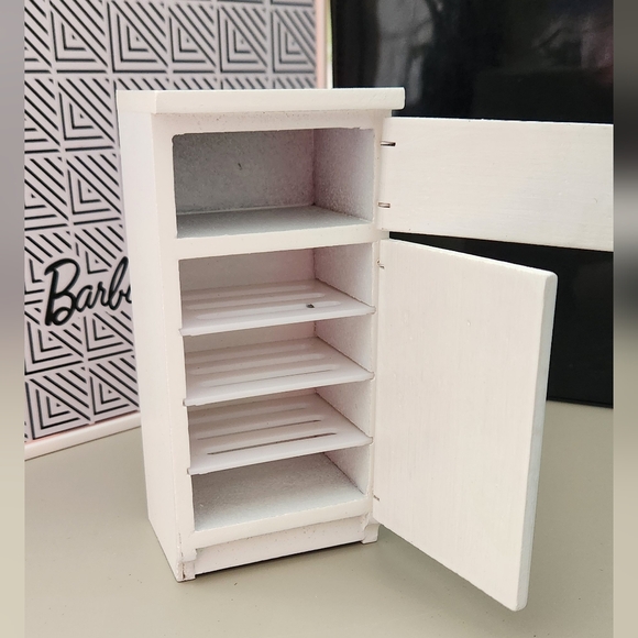 Wooden Doll Fridge - Picture 5 of 6